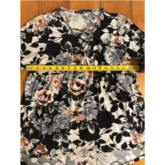 Try ! This Womens Dark Floral Grunge Bell Sleeve Top w Criss Cross Size XL, Boho - Picture 8 of 8